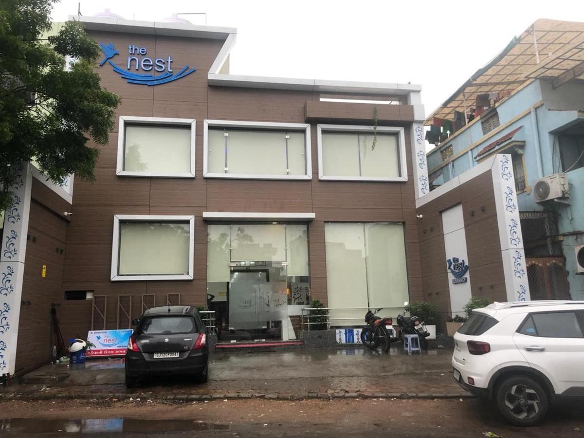Hotel The Nest Residency Ahmedabad Exterior foto