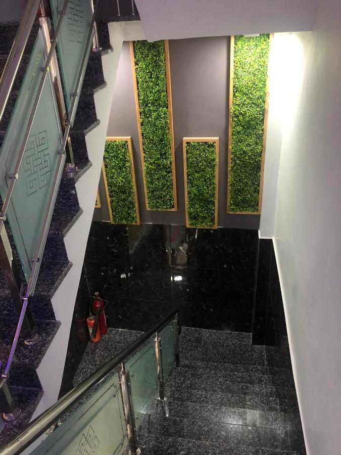Hotel The Nest Residency Ahmedabad Exterior foto
